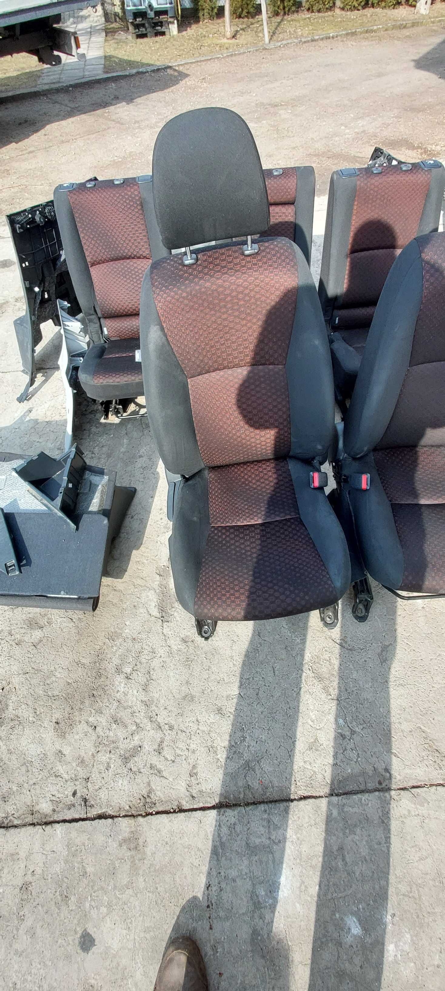 komplet foteli toyota verso