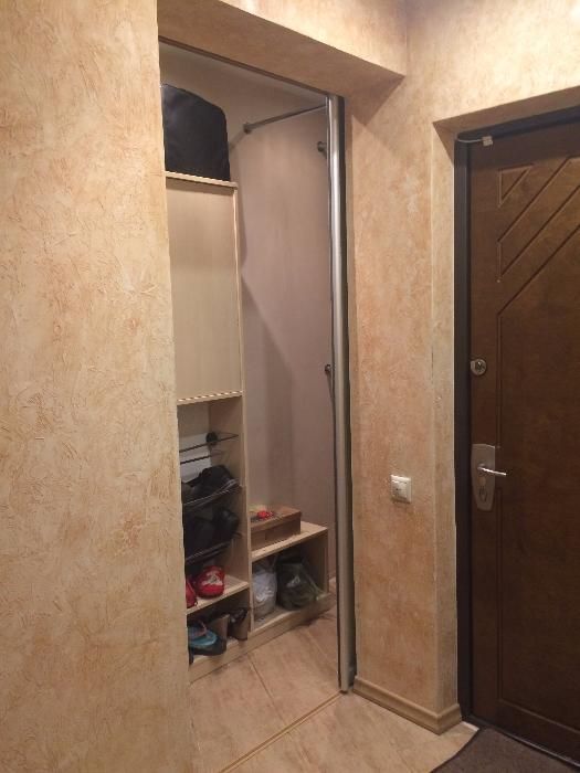 Дзеркальні двері купе на замовлення. Безкоштовна доставка по Києву.