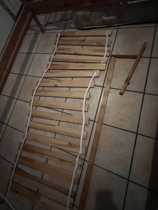 Cama de Madeira + Estrado