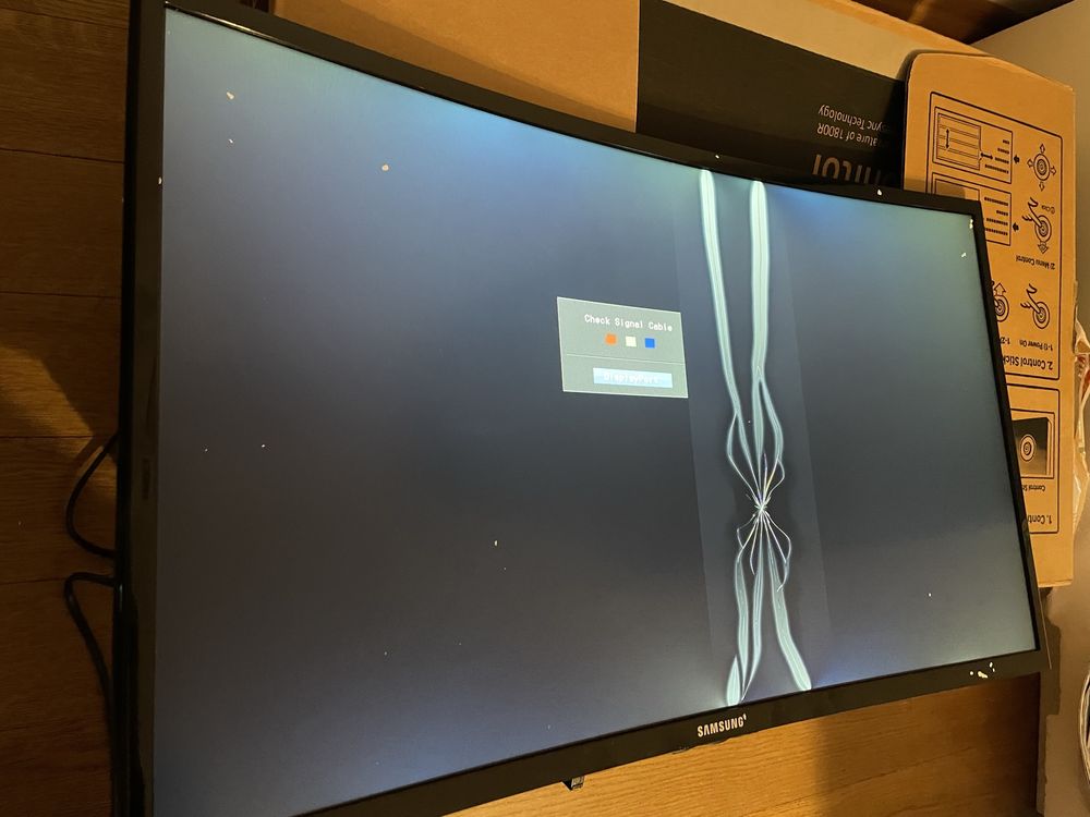 Uszkodzony monitor Samsung Curved 27” C27F398FWU z akcesoriami