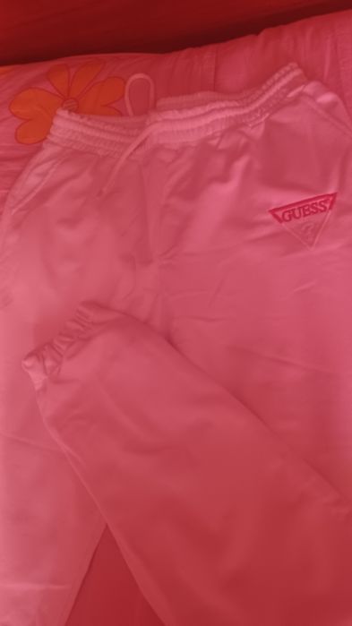 Vendo fato de treino da Guess.