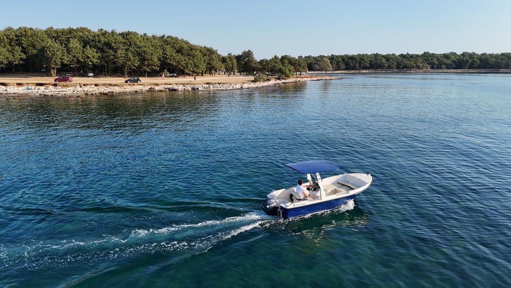 NOWA Łódź Motorowa Kraken 520 Sunbay Open Konsola Sztywny Dach