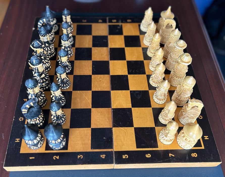 Jogo de Xadrez em madeira