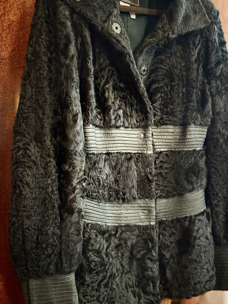 Куртка  Calvatore Ferragamo . Оригинал . Размер 46