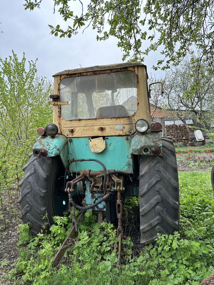 Продам трактор юмз- 6 з документами, на обліку