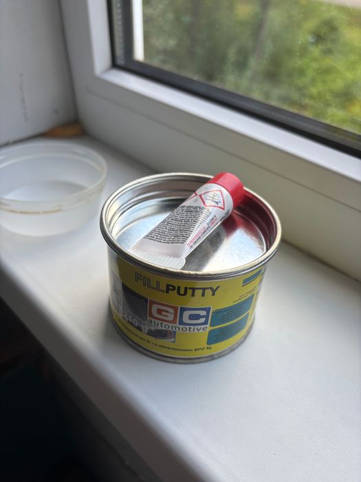 Шпаклівка для авто Шпатлевка и отвердитель