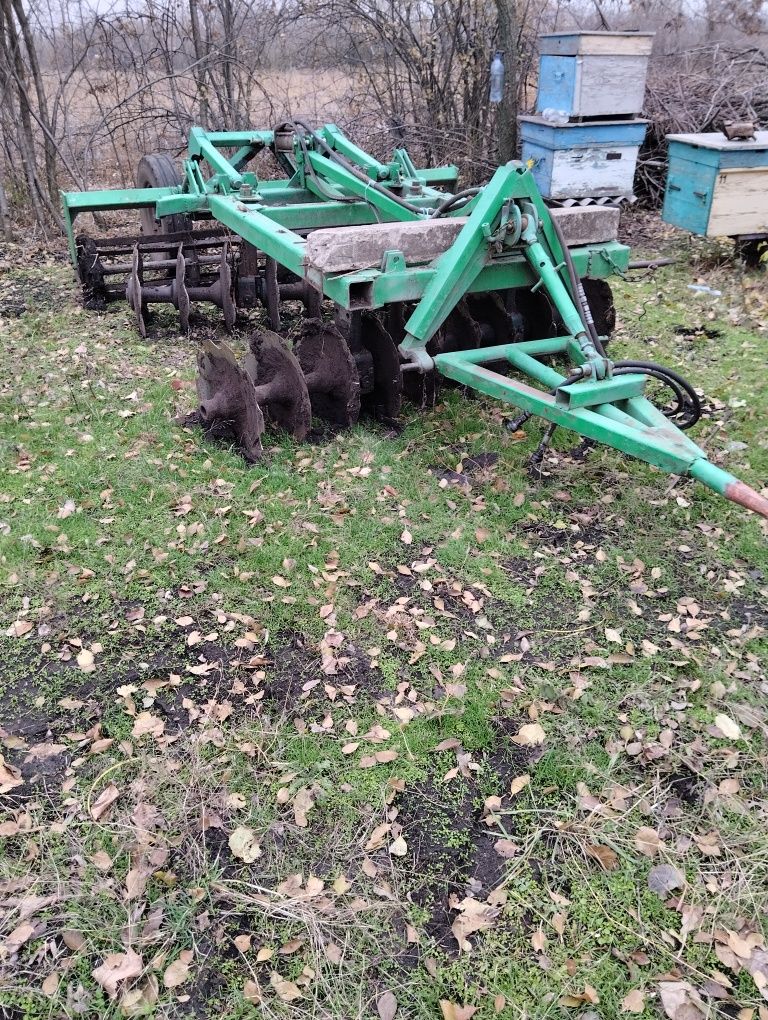 Продам дискову борону.