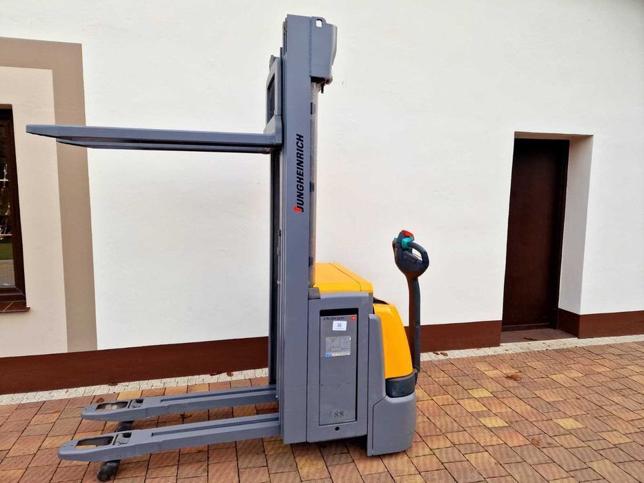 Elektryczny wózek Jungheinrich EJC 216z Widłowy Paleciak 525cm Maszt