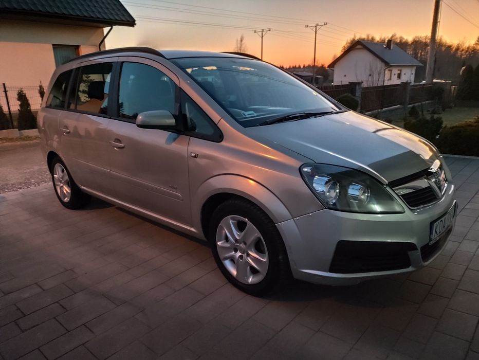 Sprzedam opel Zafira 1.6 benzyna anglik CENA DO JUTRA