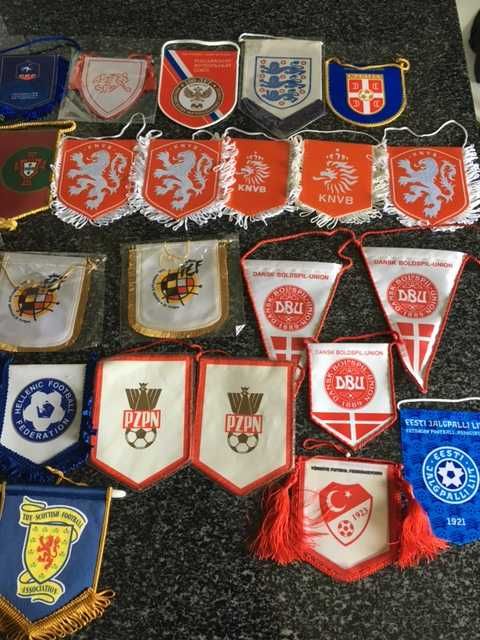Lote Raro de Galhardetes de Futebol – Vintage e Modernos