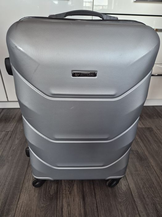 Walizka średnia podróżna