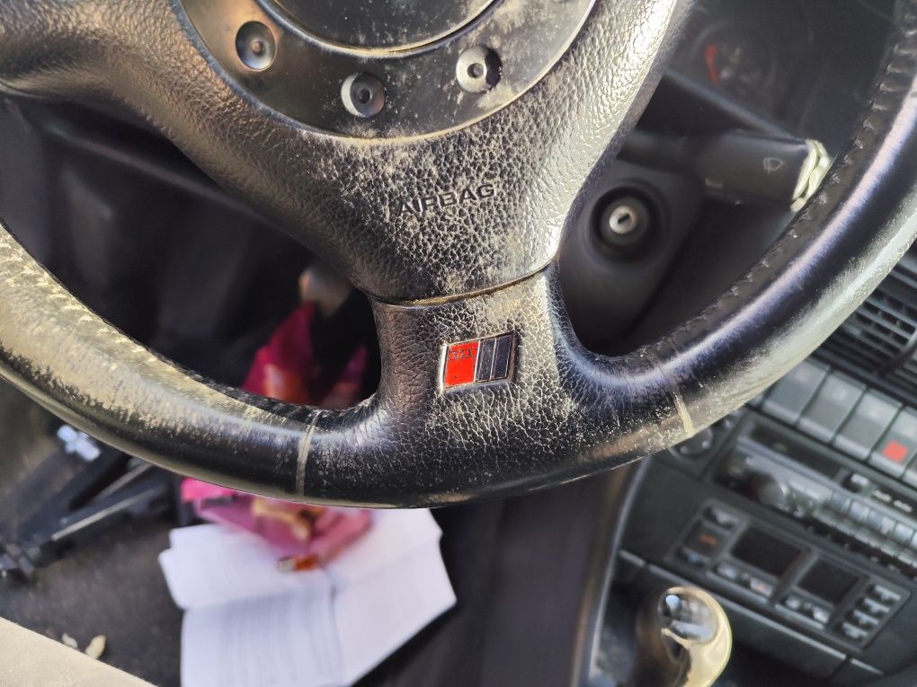 Audi A6 C4 100 C4 kierownica tapicerka / auto na części