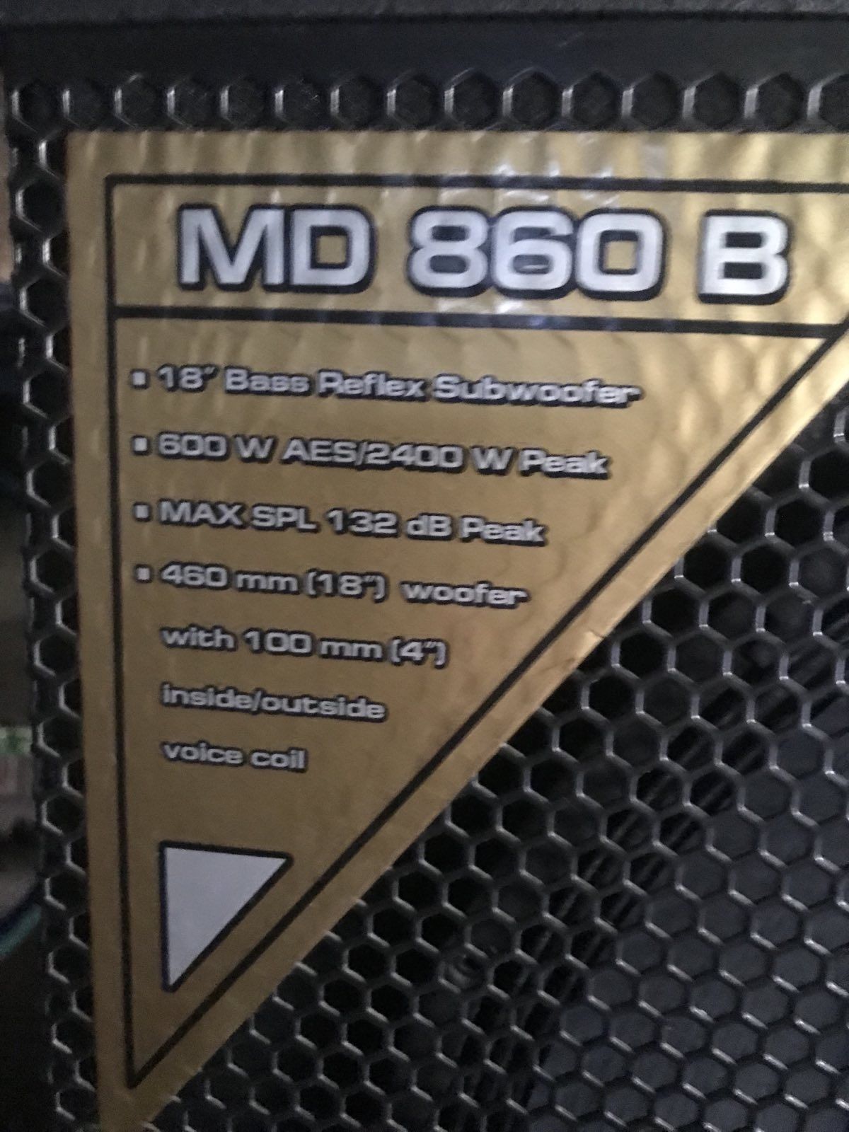 Сабвуфера MAG MD860B