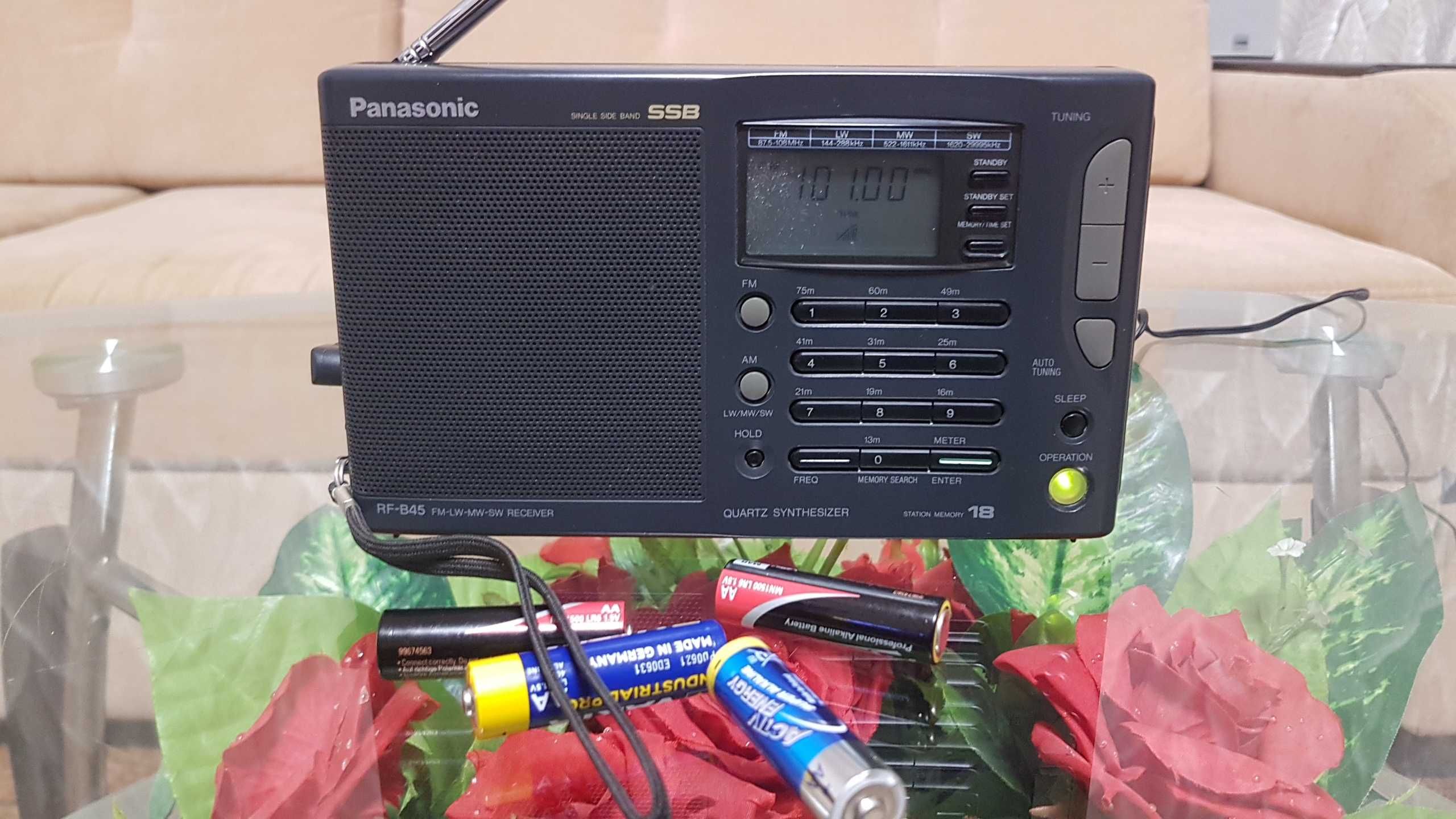 Радио Panasonic RF-B45 FM-LW-MW-SW Receiver made in Japan