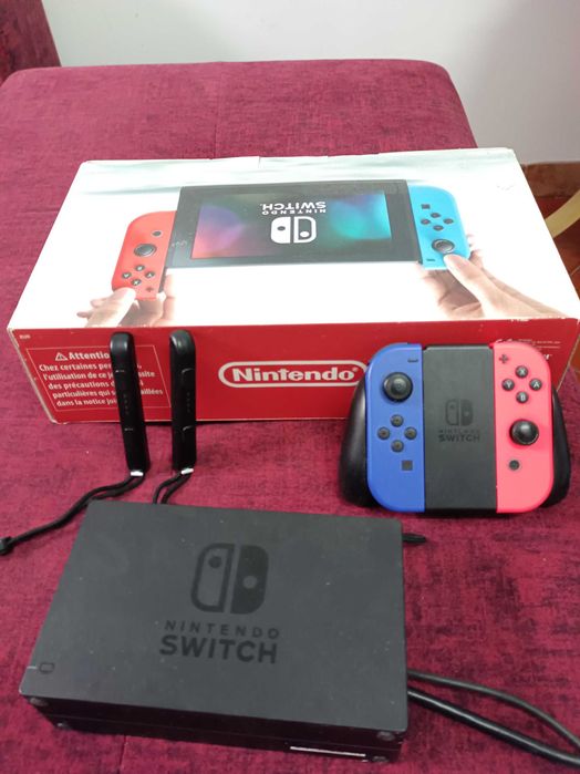 Nintendo switch com 2 Joy-con.