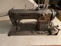 Máquina de costura Refrey com mesa incluída