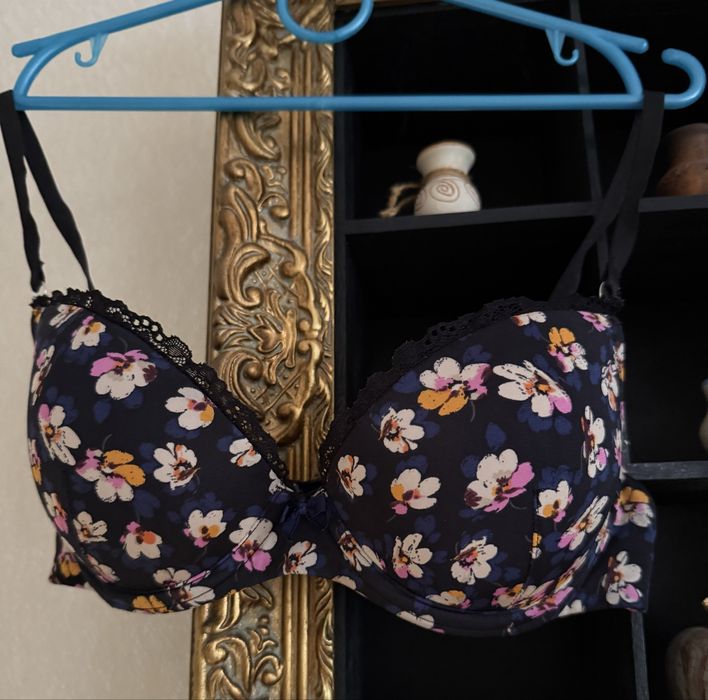 Бюстгалтер