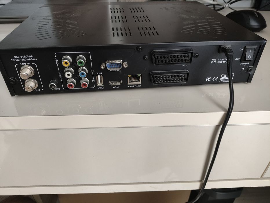 Супутниковий тюнер Tiger E100 HD