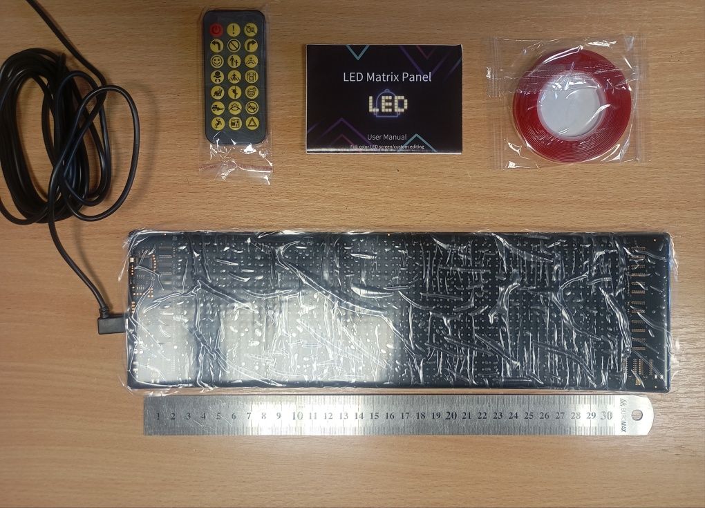 Світлодіодний LED дисплей 10×35 см, для реклами, очі на авто