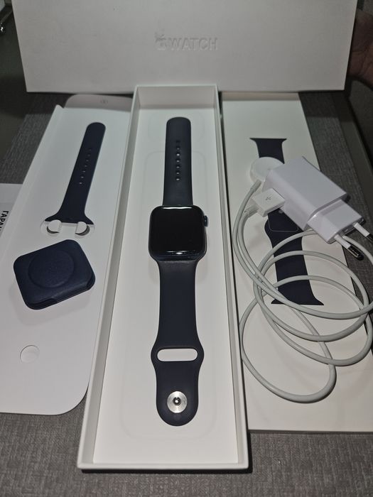 Apple Watch 6, 44 мм идеальное состояние