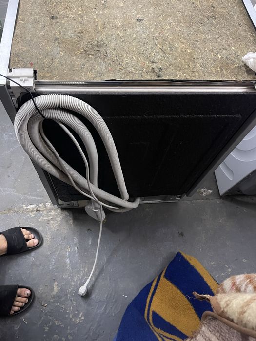 Посудомийна машина Miele під забудову