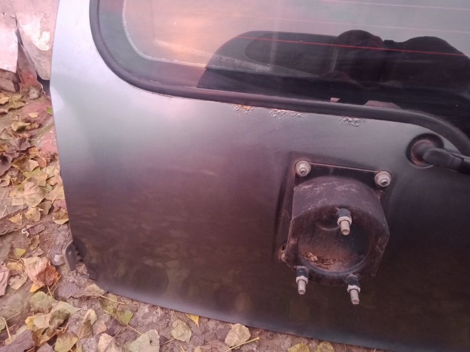 Задняя крышка багажника на Ниву Шевроле 2123