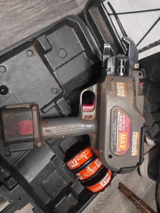 Wynajem wiązarka do zbrojeń makita dtr180zj oraz Max rb395