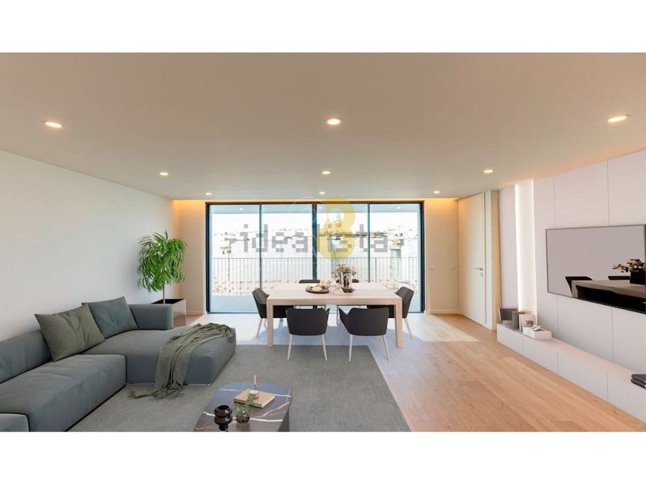 Apartamento T3, 2 suites, varanda e 2 lugares de garagem, novo, pro...