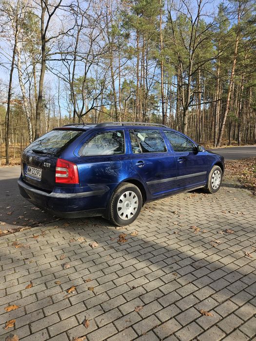 Skoda Octavia 2006rok 2,0benzyna 2 komplety kół czujniki