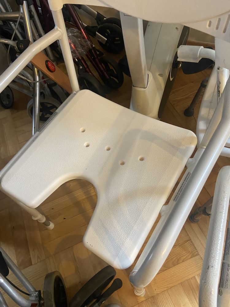 Krzeslo wannowe regulowane