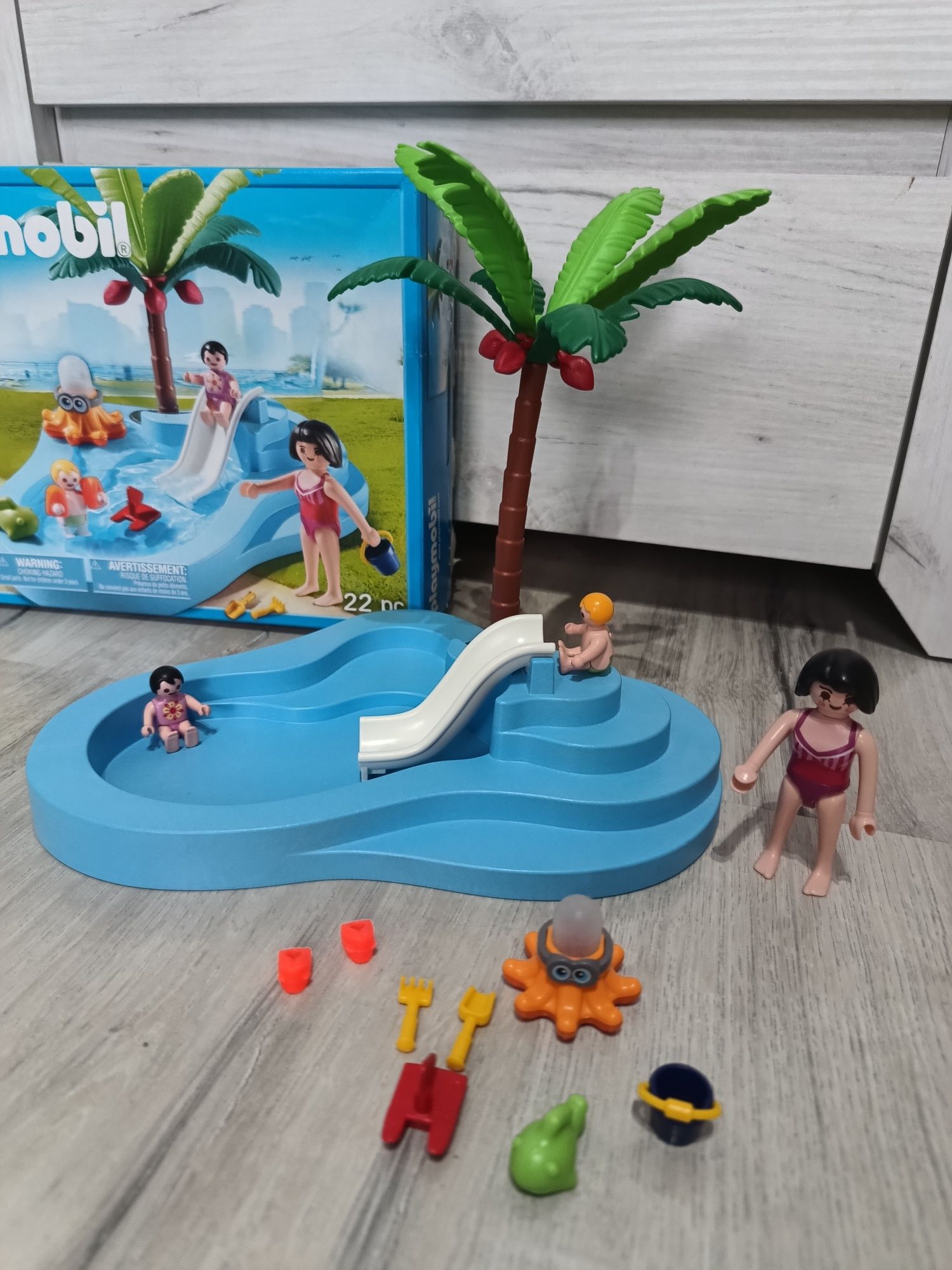 Playmobil niemowlak zestaw basen ze zjeżdżalnią 6673 kompletny