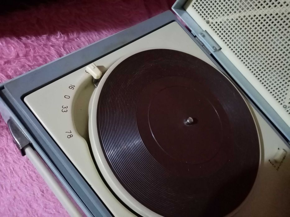 Stary, zabytkowy gramofon Radziecki KONCERTNYJ 3 CCCP. Jak Nowy.