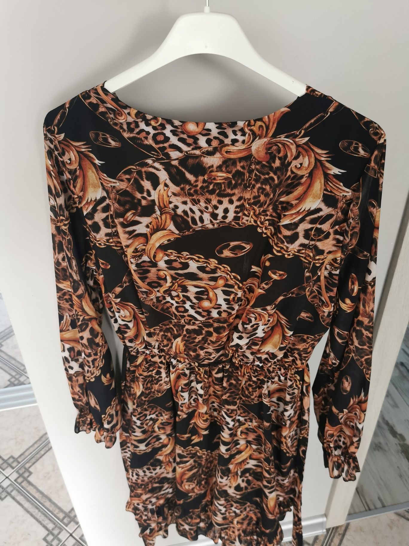 Sukienka włoska w stylu boho w modny print/rozmiar uniwersalny