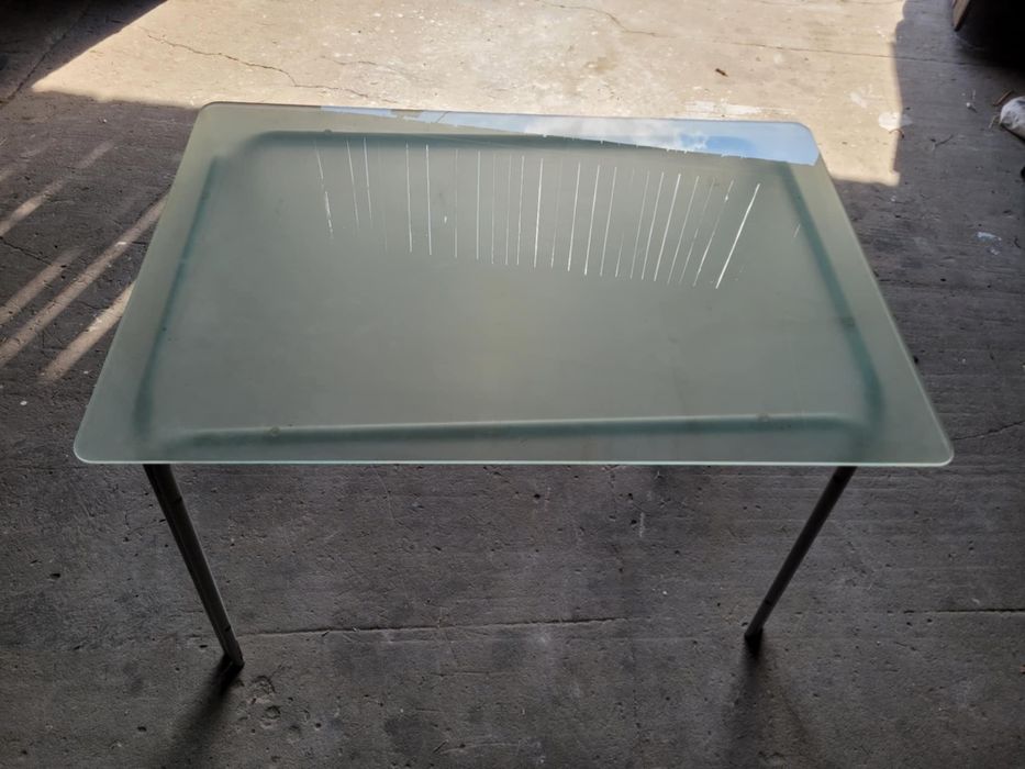Stolik szklany domowy tarasowy