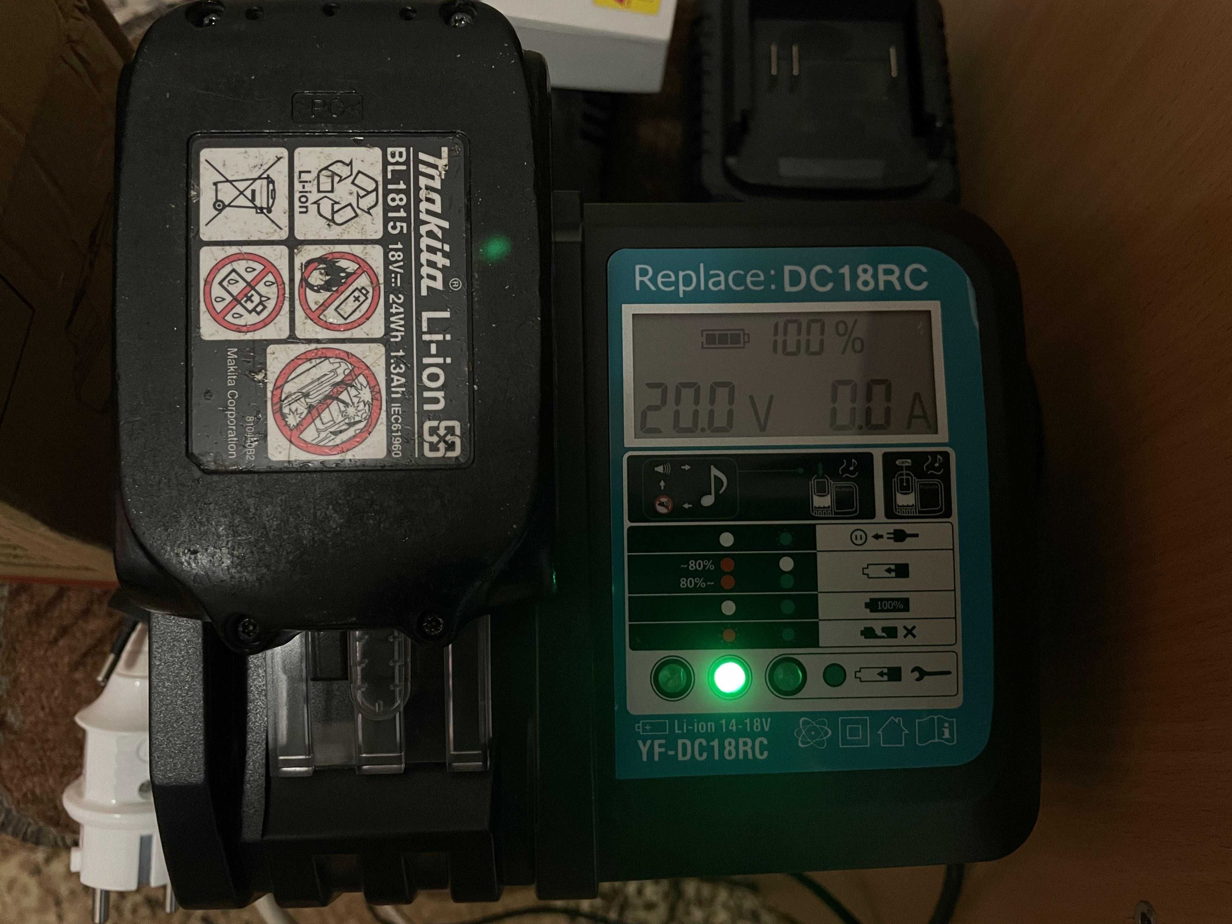 Зарядне зарядка Макита Makita 3,5А адаптер MT18Worx клемна кол-ка