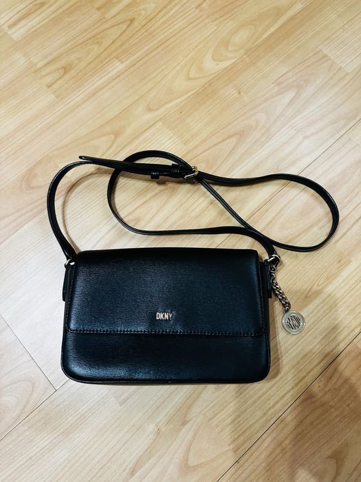 Сумочка DKNY чорного кольору