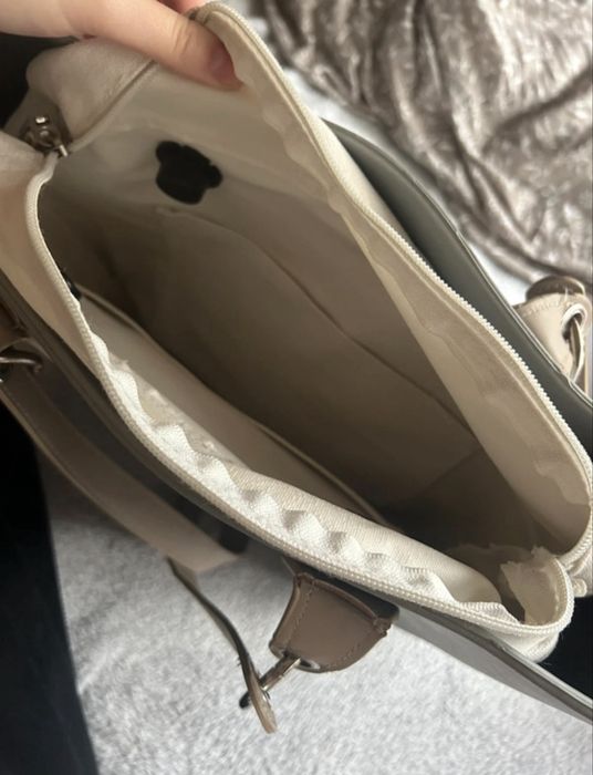Toba O bag Classic szara z beżowymi uchwytami + niebieskie futerko