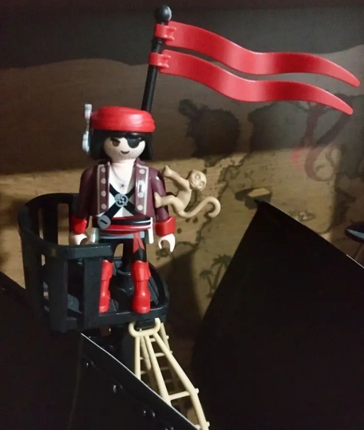 Playmobil 6678 - Barco de ataque dos piratas