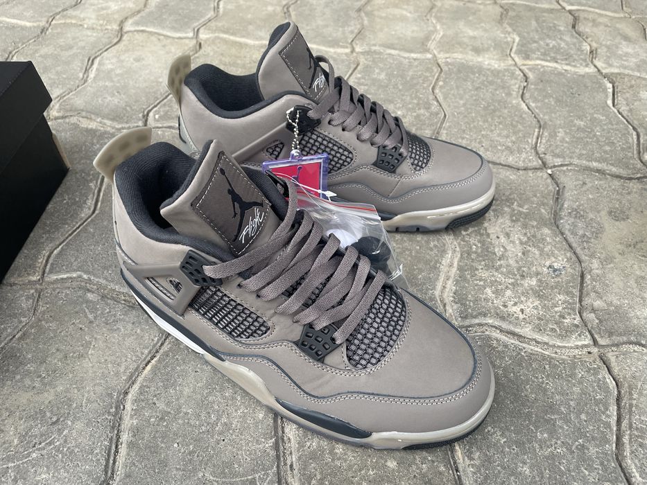 Jordan 4 Retro “Cave Stone” в наявності