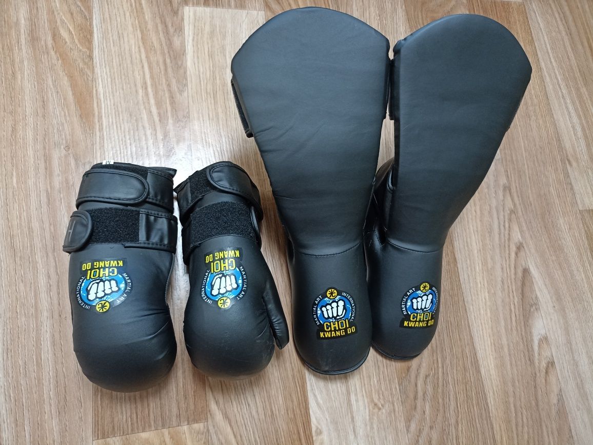 Кимоно разные.
Продам фирменное кимоно.
Есть разние размери и шт