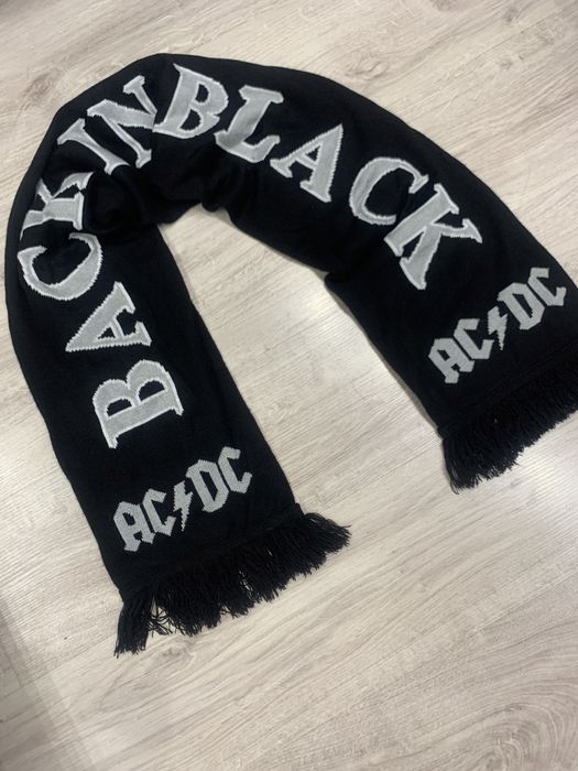 Шарф с логотипом легендарной рок группы