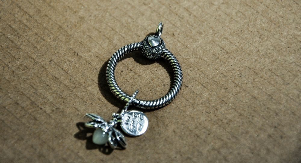 Charms do bransoletki moments roboczek świętojański świecący w ciemnoś