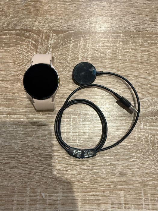 Smartwatch Samsung Galaxy Watch 4 różowo złoty