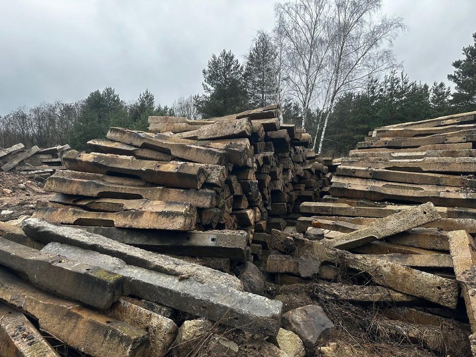 Podkłady kolejowe betonowe zbrojone utwardzenie droga plac słupki hds