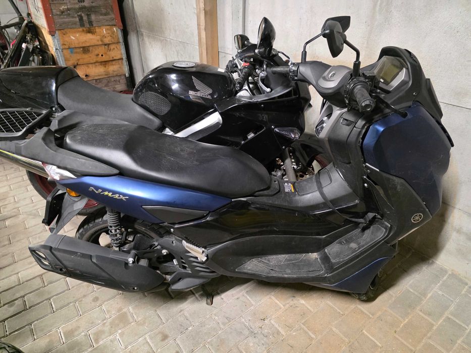 Yamaha N max 125 lagi rama silnik lampa