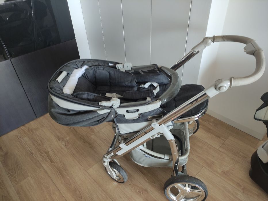 Conjunto Bébécar Carrinho Ovo Alcofa Base Isofix