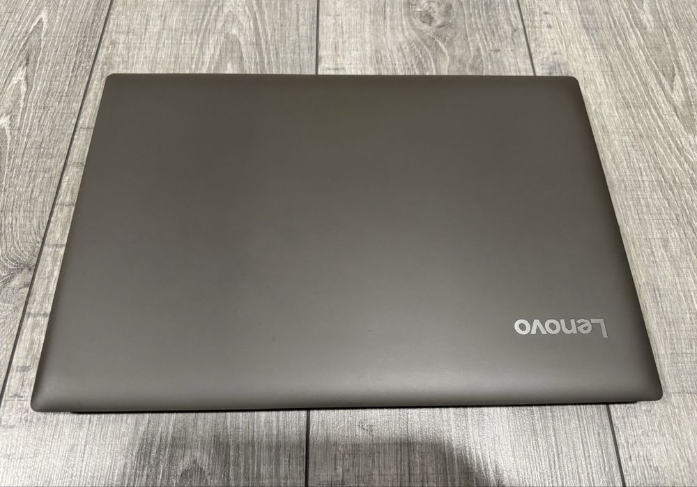 Ігровий ноутбук. nVidia MX130 2Gb, i5 7200u, 8Gb DDR4, SSD240Gb.