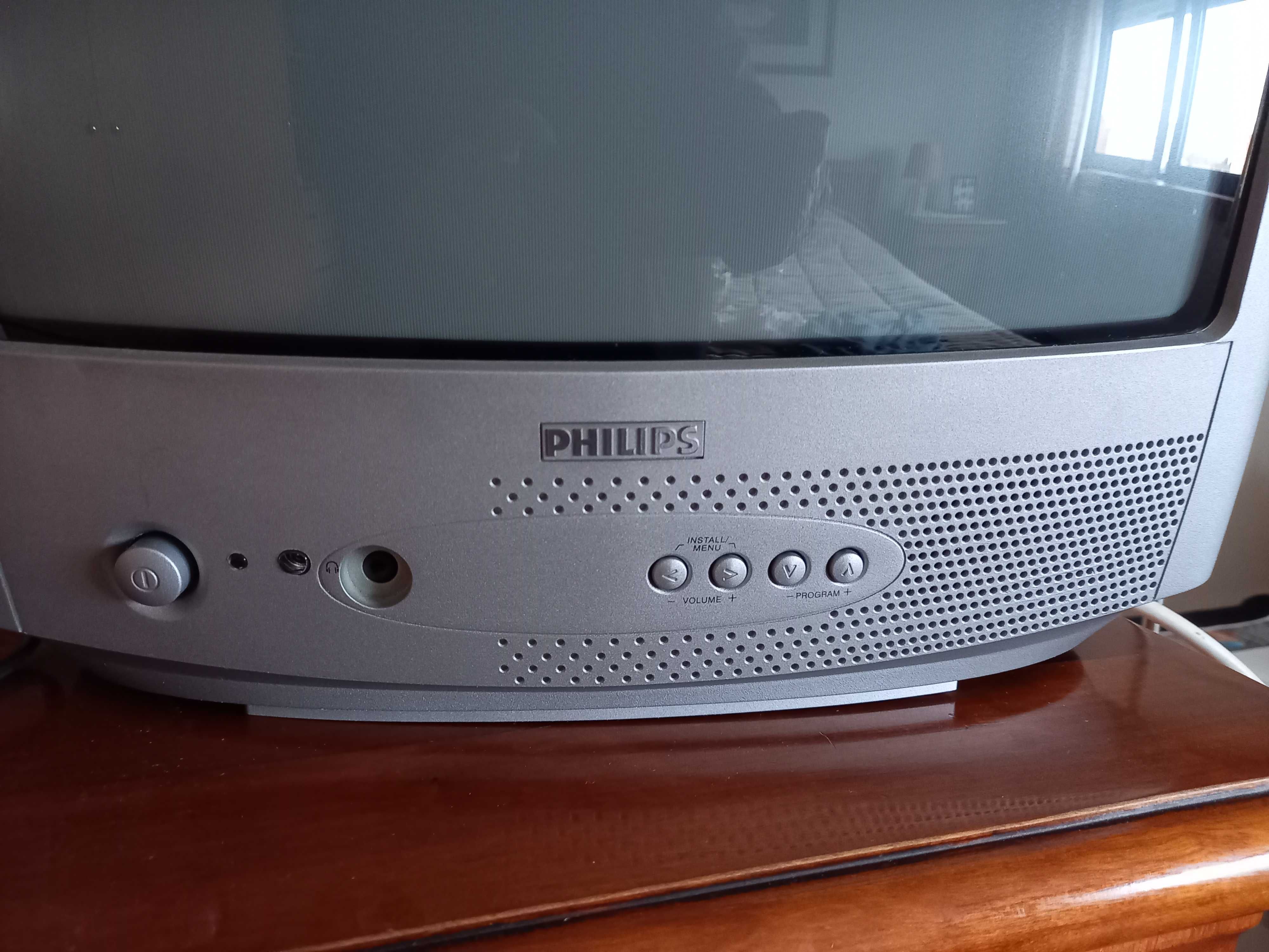 TV Philips - modelo antigo - em bom estado.