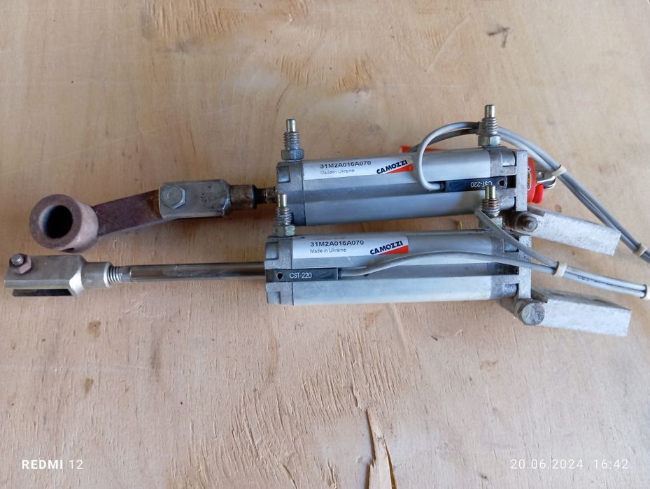 Пневмоциліндри пара