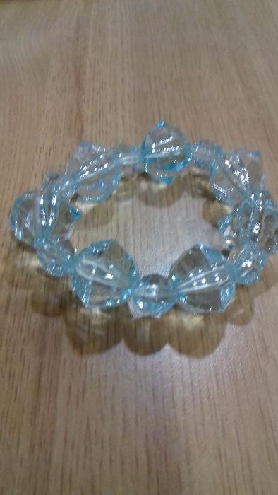 Pulseira com pedras azuis